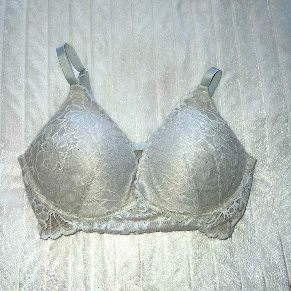 Victoria secret bra size small D/DD